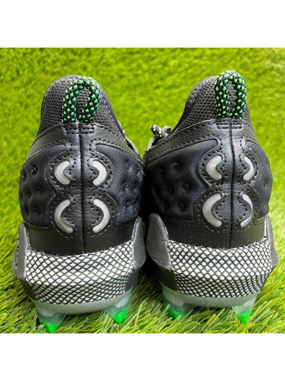 Under Armour Harper 8 Low ST Mens Size 7 Black‎ White Running Baseball Cleats